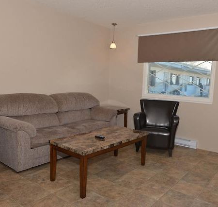Thunderhill Motel And Suites Swan River Exterior foto